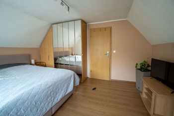 první patro pokoj 1 - Prodej domu 120 m², Rathmannsdorf