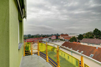 Výhled z balkónu - Pronájem bytu 3+kk v osobním vlastnictví 76 m², Rajhrad