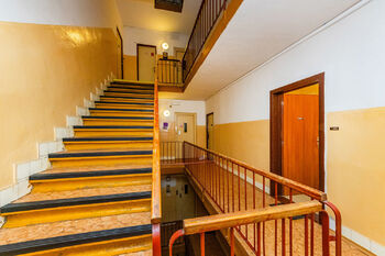 20. Společná chodba v domě - Pronájem bytu 3+1 v osobním vlastnictví 72 m², Beroun