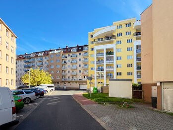 Prodej bytu 1+kk v osobním vlastnictví 25 m², Praha 9 - Kyje