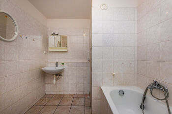 Prodej bytu 3+1 v osobním vlastnictví 74 m², Praha 9 - Prosek