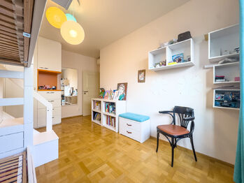 Prodej bytu 6 a více v osobním vlastnictví 194 m², Praha 9 - Hrdlořezy