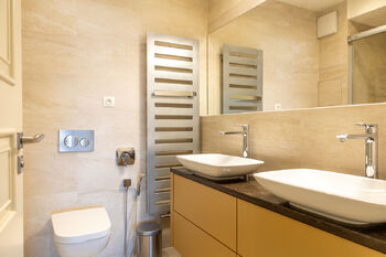 Prodej bytu 6 a více v osobním vlastnictví 194 m², Praha 9 - Hrdlořezy