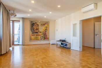 Prodej bytu 6 a více v osobním vlastnictví 194 m², Praha 9 - Hrdlořezy