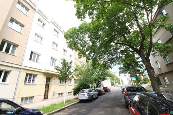 Prodej bytu 1+kk v osobním vlastnictví 27 m², Praha 3 - Žižkov