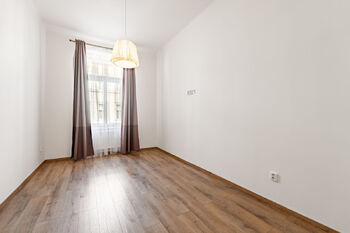Pronájem bytu 2+1 v osobním vlastnictví 49 m², Praha 5 - Smíchov