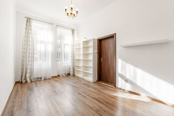 Pronájem bytu 2+1 v osobním vlastnictví 49 m², Praha 5 - Smíchov