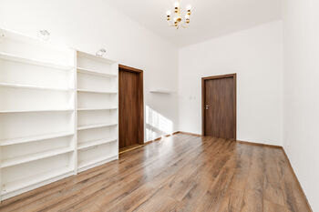 Pronájem bytu 2+1 v osobním vlastnictví 49 m², Praha 5 - Smíchov