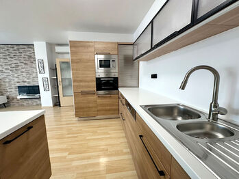 Pronájem bytu 2+kk v osobním vlastnictví 81 m², Praha 9 - Vysočany