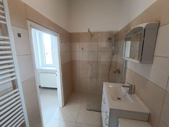 Pronájem bytu 3+1 v osobním vlastnictví 75 m², Praha 8 - Bohnice