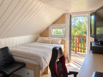 Pokoj v podkroví - Prodej chaty / chalupy 183 m², Krásný Les