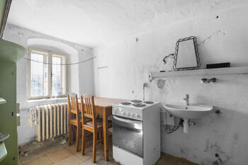 Prodej domu 210 m², Vinařice
