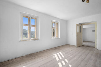 Prodej domu 210 m², Vinařice