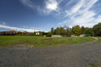 Prodej pozemku 2227 m², Sadov