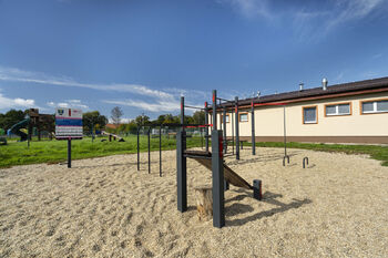 Prodej pozemku 2227 m², Sadov