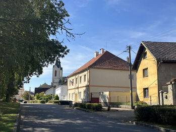 Obecní úřad - Prodej pozemku 2157 m², Řepín