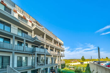 Prodej bytu 2+kk v osobním vlastnictví 60 m², Horoměřice