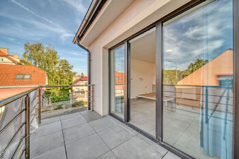 Pronájem bytu 1+kk v osobním vlastnictví 27 m², Velký Osek