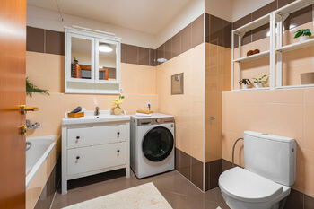 Prodej bytu 2+kk v osobním vlastnictví 58 m², Praha 6 - Dejvice