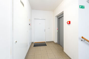 Prodej bytu 2+kk v osobním vlastnictví 58 m², Praha 6 - Dejvice
