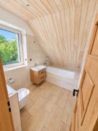 Koupelna s WC u pokoje 1 - Prodej domu 221 m², Ostrava