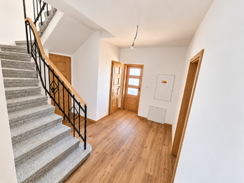 vstupní hala - Prodej domu 221 m², Ostrava