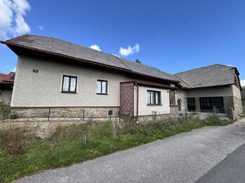 Prodej domu 150 m², Dvory