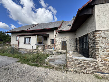 Prodej domu 150 m², Dvory