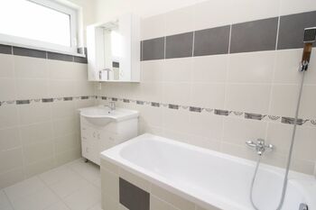 koupelna - Pronájem bytu 2+kk v osobním vlastnictví 64 m², Plzeň