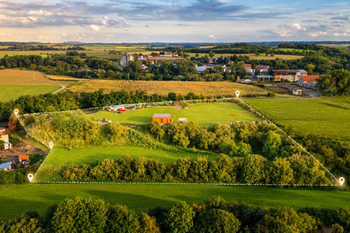 Prodej pozemku 10431 m², Kouřim