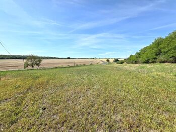 Prodej pozemku 3590 m², Krásný Dvůr