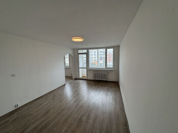 Obývací pokoj  - Prodej bytu 2+1 v osobním vlastnictví 61 m², Chomutov