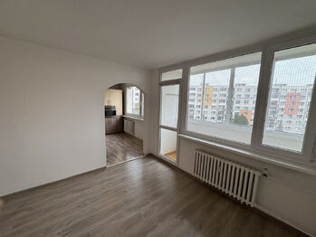 Obývací pokoj - Prodej bytu 2+1 v osobním vlastnictví 61 m², Chomutov