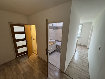 Předsíň - Prodej bytu 2+1 v osobním vlastnictví 61 m², Chomutov