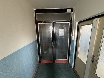 Vstup do patra - Prodej bytu 2+1 v osobním vlastnictví 61 m², Chomutov