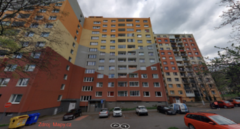 Pohled na dům - Prodej bytu 2+1 v osobním vlastnictví 61 m², Chomutov