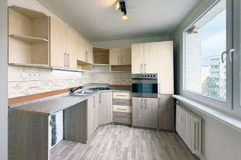 Prodej bytu 2+1 v osobním vlastnictví 61 m², Chomutov