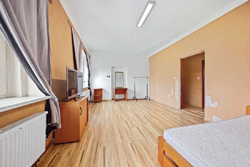 Prodej domu 300 m², Libochovice