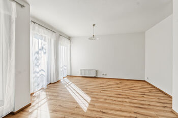 Prodej bytu 1+kk v osobním vlastnictví 41 m², Praha 5 - Zličín
