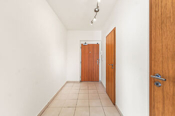 Prodej bytu 1+kk v osobním vlastnictví 41 m², Praha 5 - Zličín