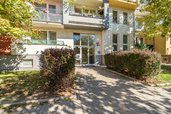 Prodej bytu 1+kk v osobním vlastnictví 41 m², Praha 5 - Zličín