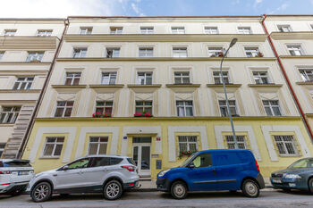 Prodej bytu 2+1 v osobním vlastnictví 43 m², Praha 8 - Libeň
