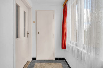 Rodinný dům, K Zámečku, Pardubice - zádveří - Prodej domu 123 m², Pardubice