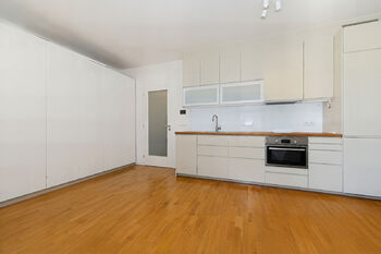 Pronájem bytu 1+kk v osobním vlastnictví 32 m², Praha 8 - Libeň