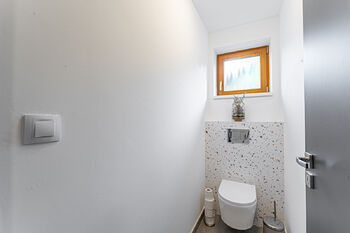 Pronájem domu 142 m², Dolní Hbity