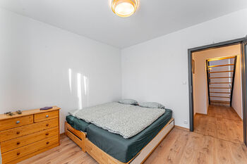 Pronájem domu 142 m², Dolní Hbity