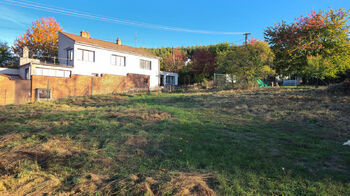 Pohled na pozemek východním směrem - Prodej pozemku 1047 m², Olšany