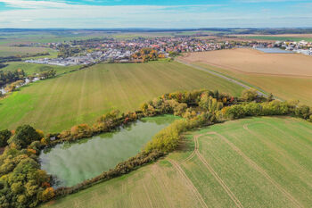Prodej pozemku 2200 m², Kožlany