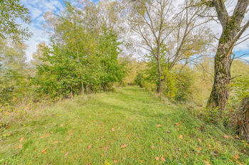 Prodej pozemku 2200 m², Kožlany