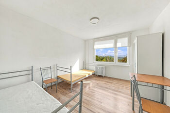 pokoj 2 - Prodej bytu 4+1 v družstevním vlastnictví 99 m², Krupka